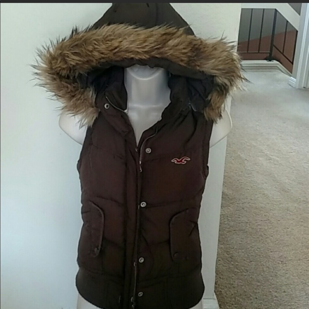 Vest with fur-hood